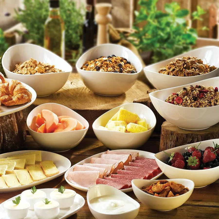 Churchill Moonstone Bowl Oval White 14.3 X 17.1cm 56.75cl (12 Pack) - BC520 1 Churchill Moonstone Bowl Oval White 14.3 X 17.1cm 56.75cl (12 Pack) - BC520